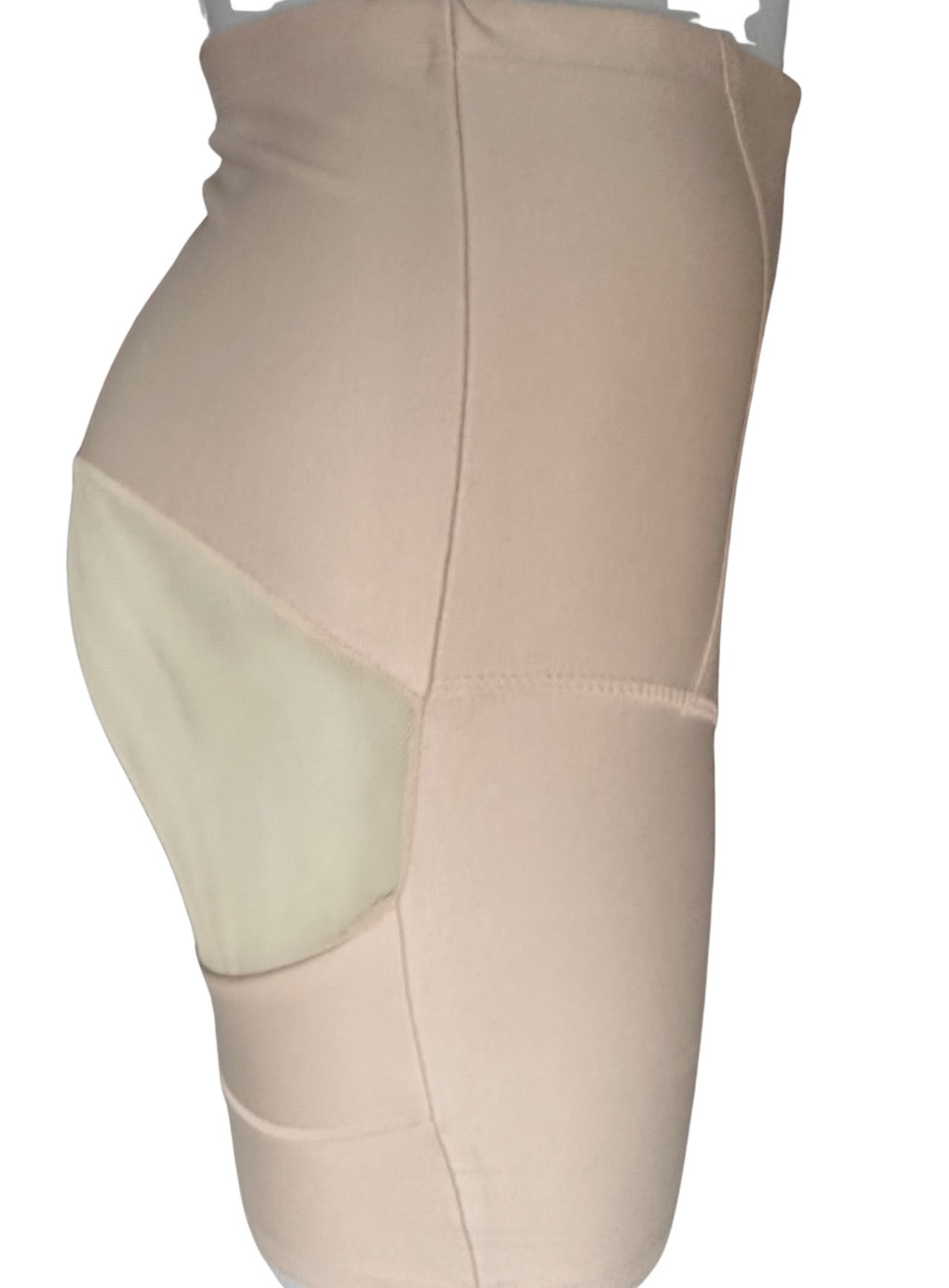 Shaping Short Panty with Medium Control & Butt-Lifting effect