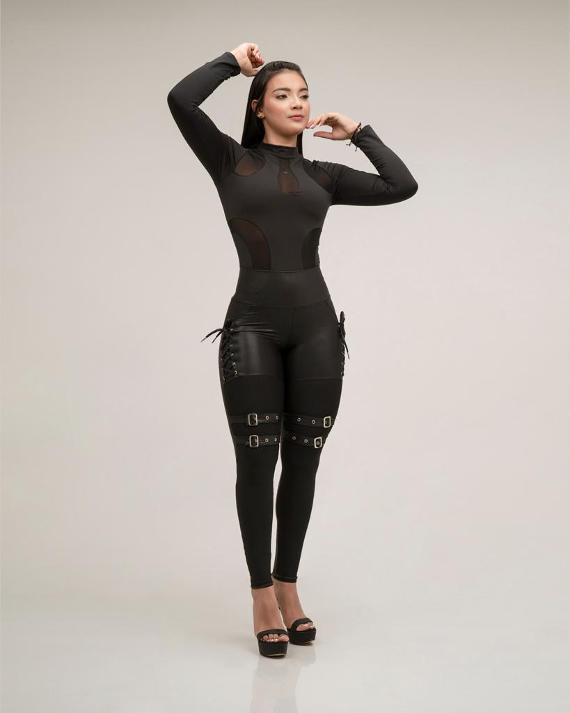 Currently Obsessed With: Lace-up Leggings — Paige Turner